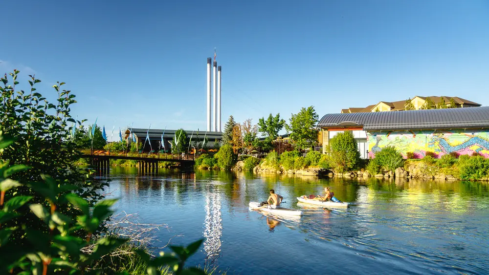 kayaking on the deschutes river