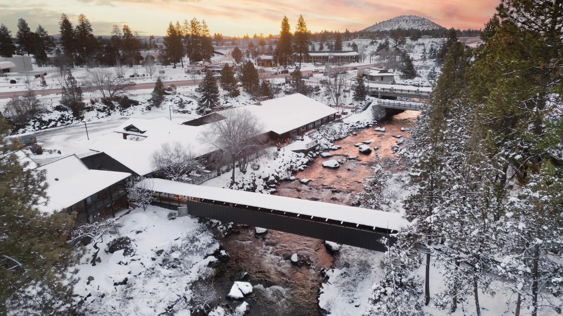 Riverhouse Lodge