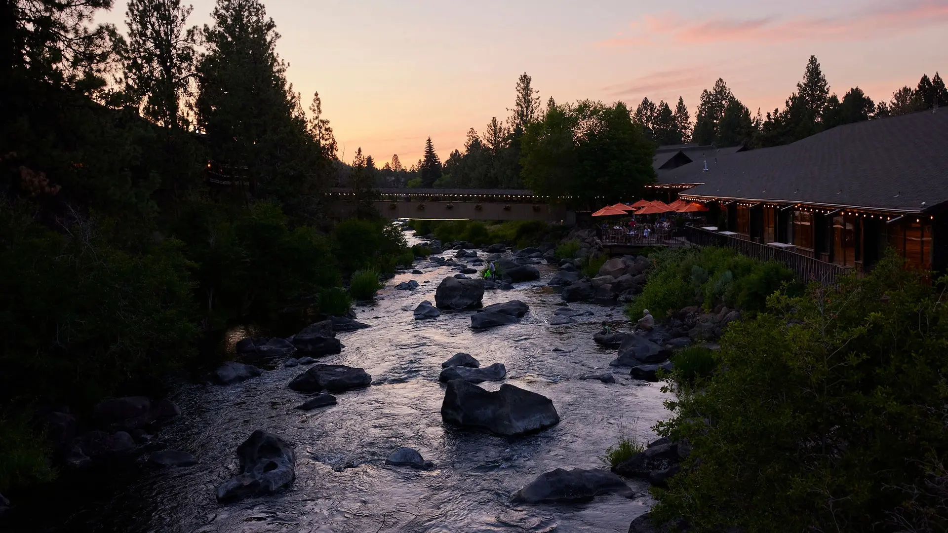Riverhouse Lodge