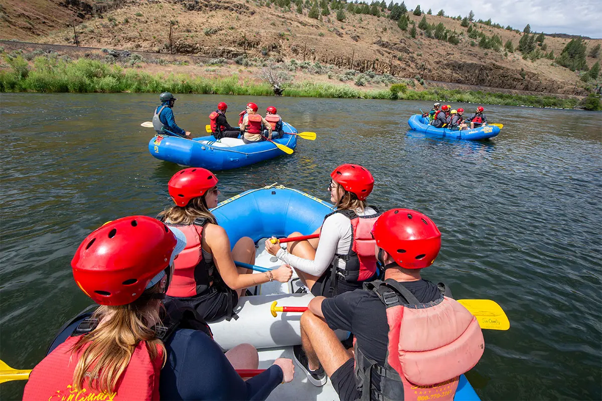 Group enjoying the Lower Deschutes with Sun Country Tours