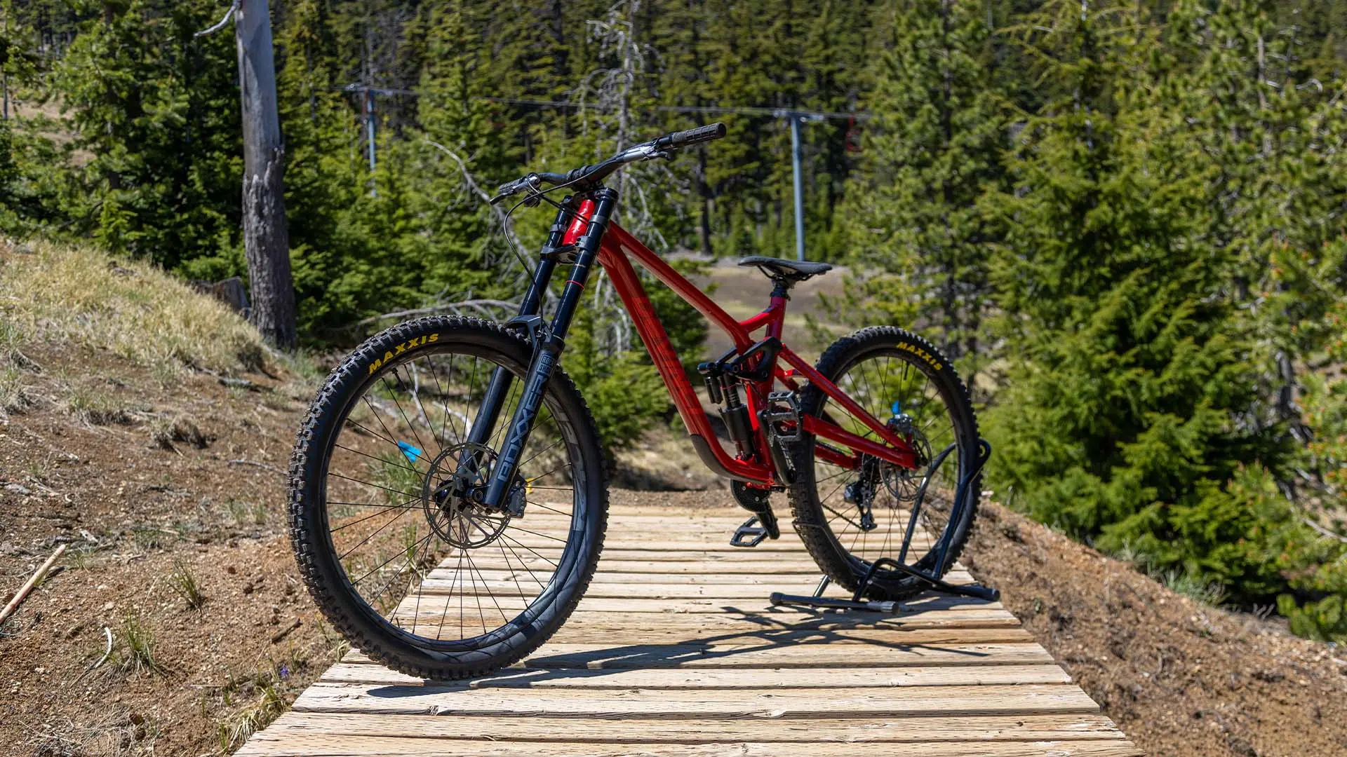 Devinci Chainsaw DH rental bike at Mt. Bachelor.